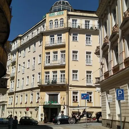 Hotel Flora 3*