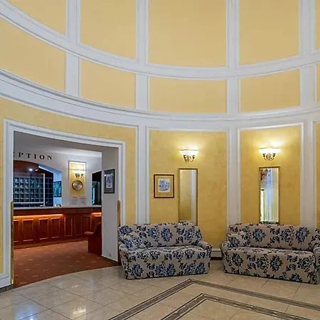 Hotel Flora