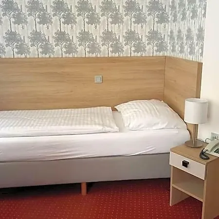 Flora Hotel 3*