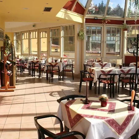 Flora Hotel