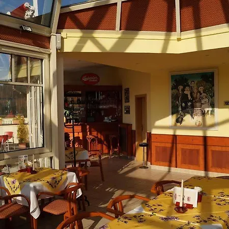 Ξενοδοχείο Flora