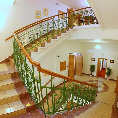 Szálloda Flora 3*