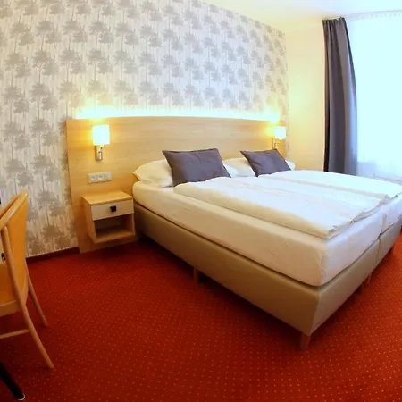 Hotel Flora 3*